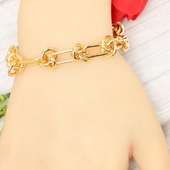 "Trendy Handmade Bracelet – A Thoughtful Gift for Girls & Women | UNVRC1635 - Picture 4 of 10